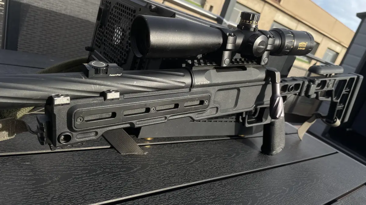 SSG10A3 + Silenciador + Funda de transporte + mira 9 aumentos — imagen 1