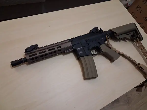 ROSSI M4 SENTINEL ALPHA CON GATILLO ELECTRÓNICO TAN