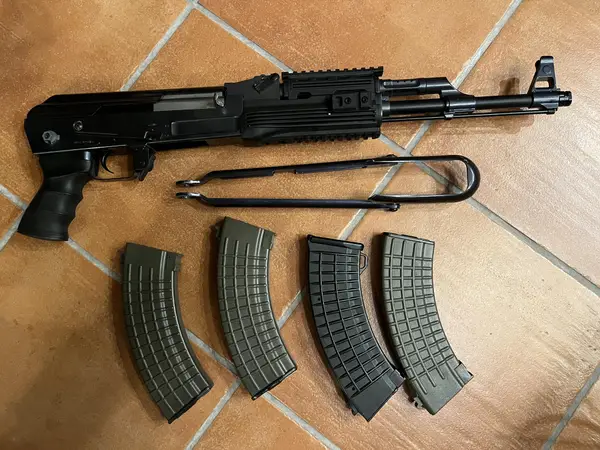 AK-47 y accesorios