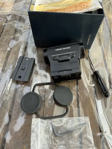 red dot Lancer tactical